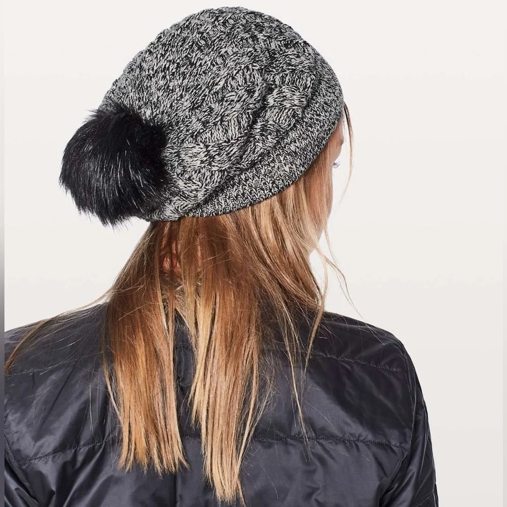 NEW Lululemon Wool Be Toasty Pom Beanie Black Angel Wing OS
